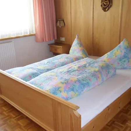Haus Erhart Apartament Ladis
